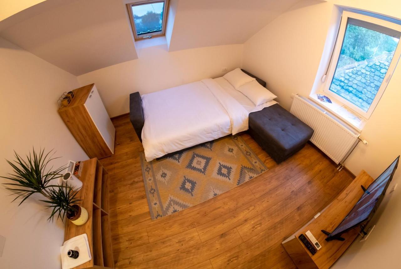 Petlov Salas Rooms Νόβι Σαντ Εξωτερικό φωτογραφία