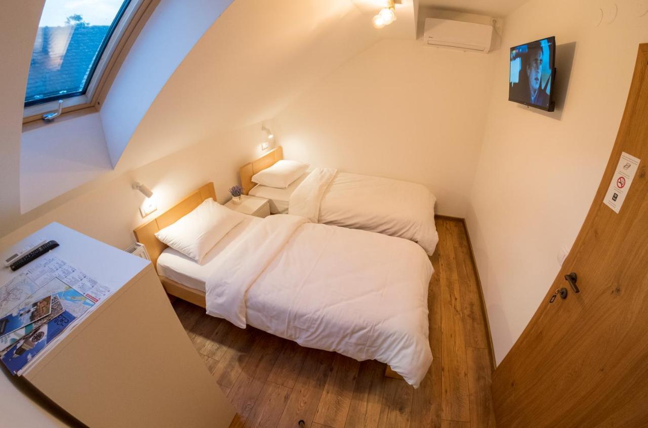 Petlov Salas Rooms Νόβι Σαντ Εξωτερικό φωτογραφία