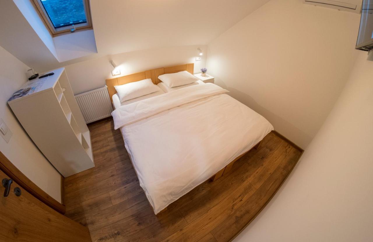 Petlov Salas Rooms Νόβι Σαντ Εξωτερικό φωτογραφία